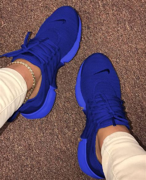 royal blue tennis shoes women's